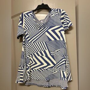 Lularoe Classic Tee